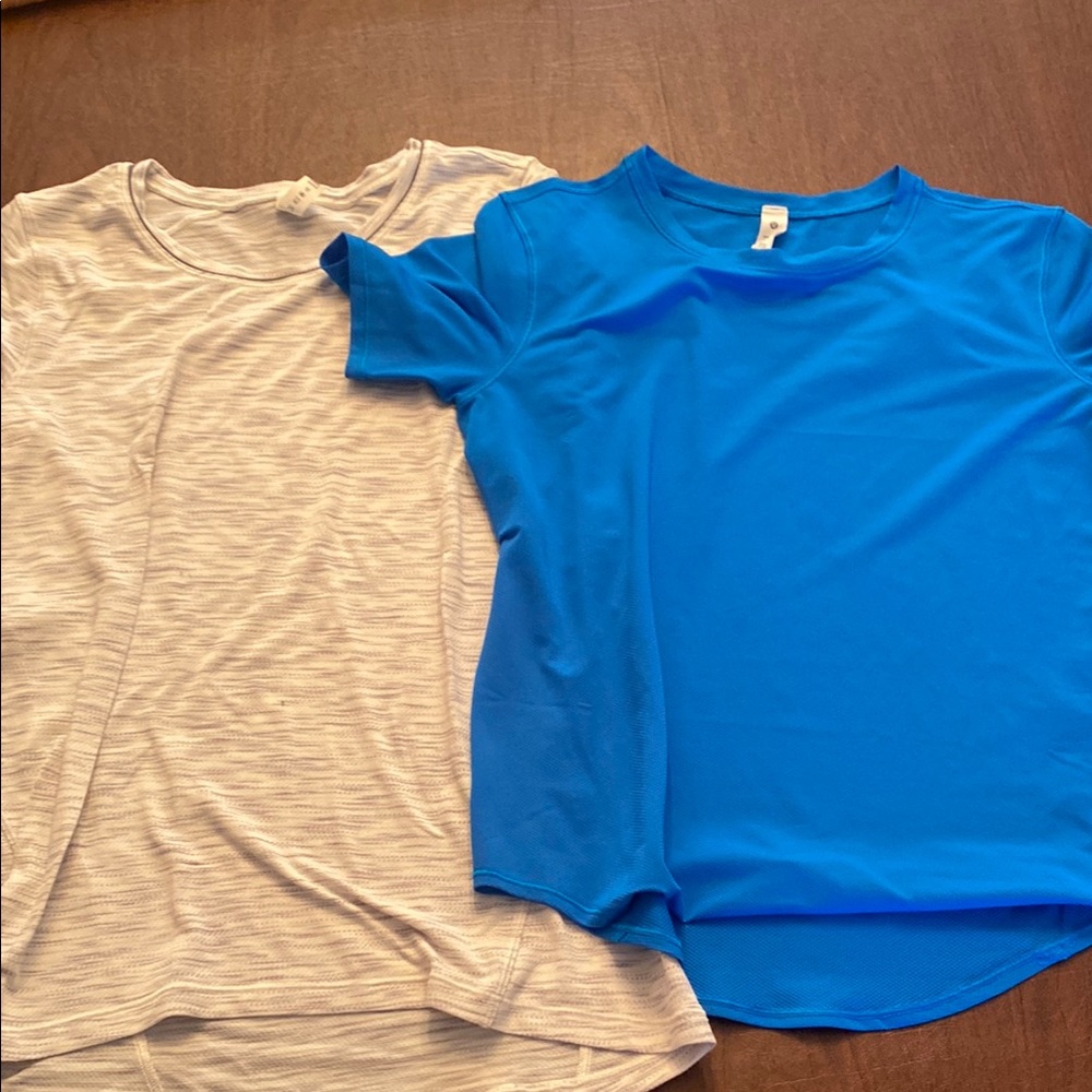 Set of 2 Women’s Lululemon Workout Shirts - Size 2